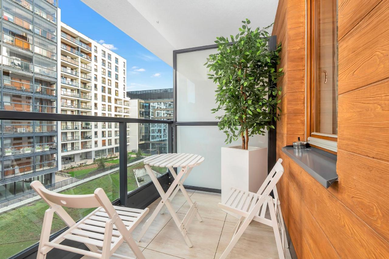 Modern Apartments With Access To The Pool Near Rondo Daszynskiego Station วอร์ซอ ภายนอก รูปภาพ