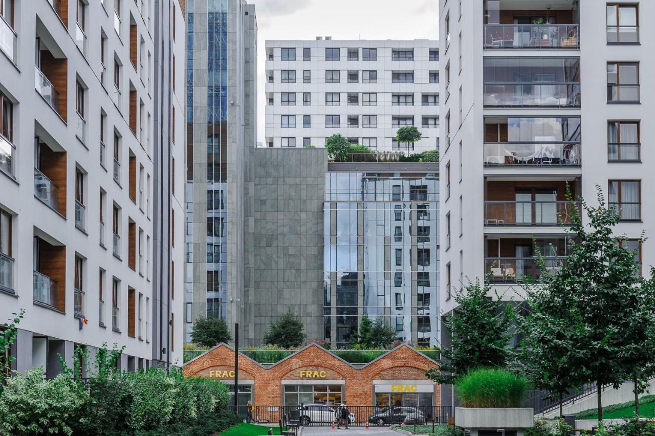 Modern Apartments With Access To The Pool Near Rondo Daszynskiego Station วอร์ซอ ภายนอก รูปภาพ