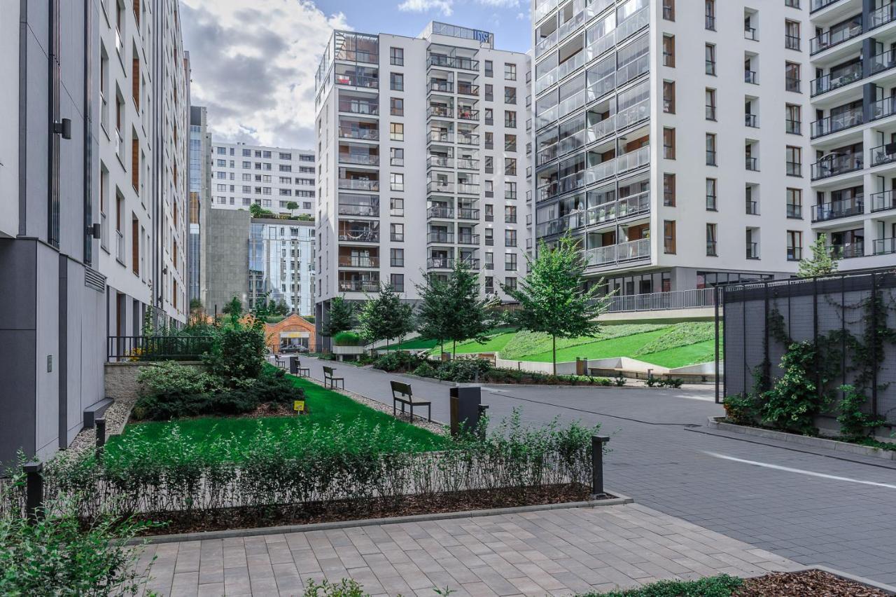 Modern Apartments With Access To The Pool Near Rondo Daszynskiego Station วอร์ซอ ภายนอก รูปภาพ