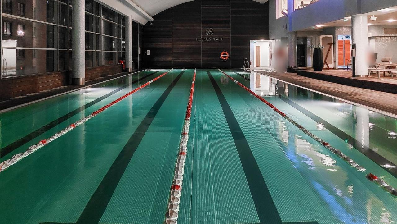 Modern Apartments With Access To The Pool Near Rondo Daszynskiego Station วอร์ซอ ภายนอก รูปภาพ